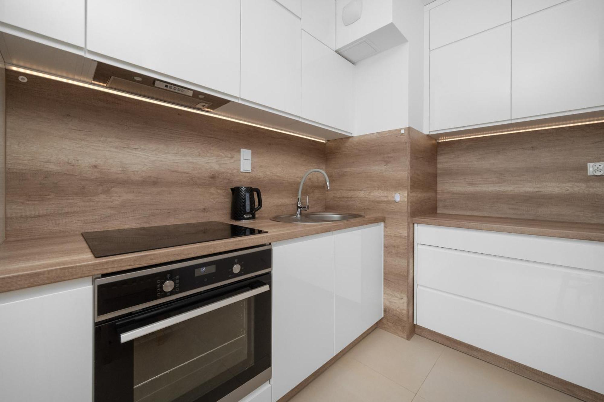 Klasyczny Apartament Z Balkonem We Wroclawiu By Noclegi Renters Esterno foto